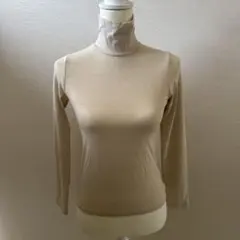 ベージュ タートルネック 長袖 トップス　ノーリーズ