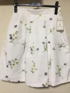 【新品】保管期間2年！ロペピクニック　花柄スカートM No.35