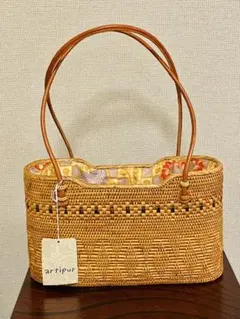 Item thumbnail for item bc256ea1-504e-455d-9e03-3a365f3fd98c