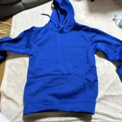 青色 フード付きパーカー