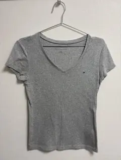 TOMMY HILFIGER グレー Vネック 半袖Tシャツ