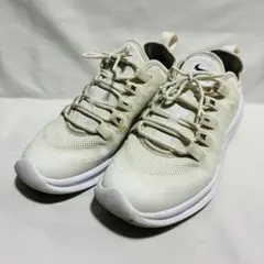 NIKE エア マックス アクシス 23cm ホワイト