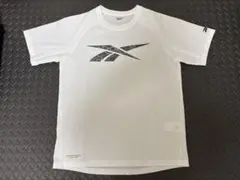 【最終値下】リーボック　Tシャツ　未使用　Lサイズ