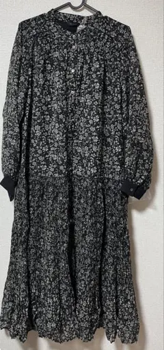 ブージュルード　花柄ワンピース