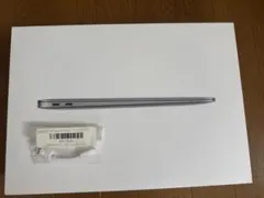 Apple MacBook Air 13箱とイヤホンジャックライトニング