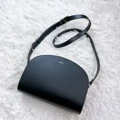美品✨A.P.C ミニハーフムーン ショルダーバッグ