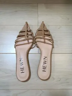 HEWN　ヒューン Pointed strap mules 38 ベージュ美品のサムネイル