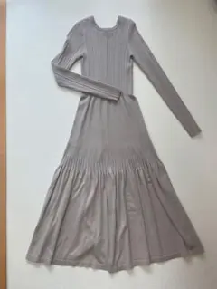 emmi ニットロングワンピース　ベージュ