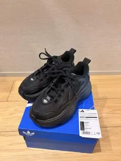 adidas OZGAIA W ブラック 22.5cmのサムネイル