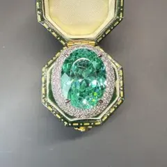 宝石リング　大粒　 パライバトルマリン色　サイズ調節可　新品未使用　美品！692