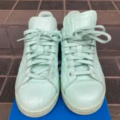 adidas スニーカー