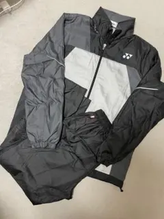 ヨネックス　Mサイズ　　　ウインドブレーカー　ヒートカプセル