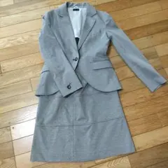 ONLY  スーツ上下　９号　グレー　無地のサムネイル