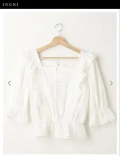INGNI フリル付きホワイトブラウス 五分袖