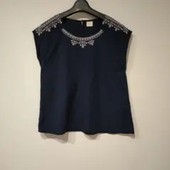 刺繍デザイン ノースリーブ トップス ネイビー