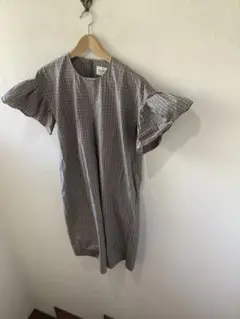 チェック柄フリル袖ワンピース　レイビームス　サイズ表記なし　ベージュ系　スリット