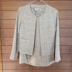 ベージュ系ツイードジャケットとスカートセット　9号