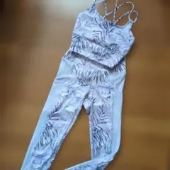 SUKALA 葉柄 薄紫色 クロップトップ ヨガウェア 　Sサイズ