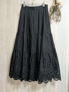 jusglitty コットンティアードロングスカート カットワーク　黒のサムネイル