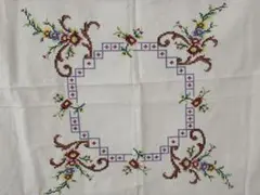 フランスヴィンテージ 刺繍　テーブルクロス 正方形　コットン　クロスステッチ