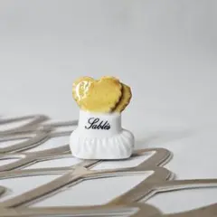 【帽子とビスケット　サブレ】フェーブ　フランス伝統菓子　雑貨