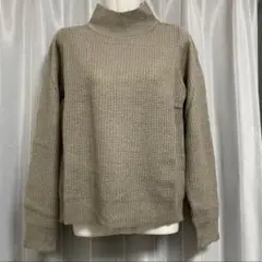 新品　ハイネック　長袖ニット　薄ブラウン