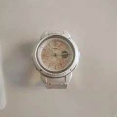 値下げ中～CASIO Baby-G ホワイト 花柄文字盤 腕時計のサムネイル