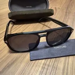 新モデル　TOMFORD ブラックフレーム TF1022 ECO 01Aのサムネイル