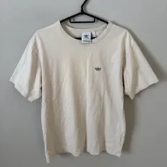 adidas アディダス　アイボリーベージュ　Tシャツ　カットソー