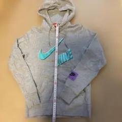 Nike グレー フード付きパーカー XS