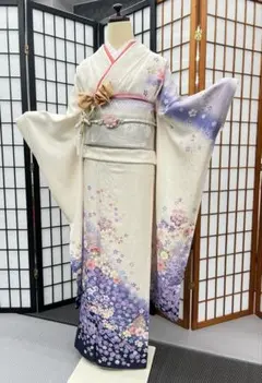 振袖 フルセット6点サイズM〜Ｌ駒刺繍　草花文　暈し染め　金銀彩　正絹 振袖6点セット 振袖フルセット 成人式 正絹 草花 桜 金銀彩 刺繍 青