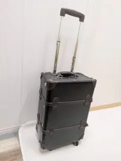 【美品】レトロ風トランクキャリーケースのサムネイル