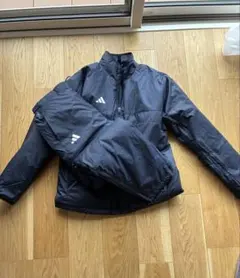 アディダス　ウィンドブレーカー