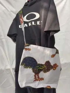 斜め掛けショルダーバッグ　鳥柄バック　　ハンドメイド