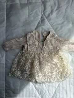 韓国　クリーム色刺繍ベビードレス