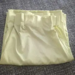 淡い黄色 スリムフィットパンツ