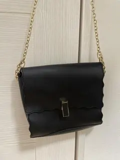 ホワイト スカラップエッジ ショルダーバッグ - メルカリ