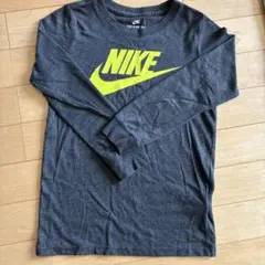 nike ロンt XSサイズ　キッズ　ブラック