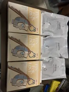 ラブブ　PIN FOR LOVE マスコット 3個セット A とB とC です！