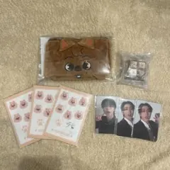 straykids skzooポン ポーチ チャーム シール セット ハン - メルカリ