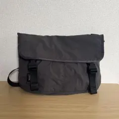 アレキサンダーリーチャン×クローム 大きめショルダーバック ブラック