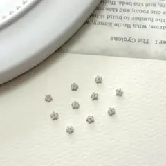 （小）ネイルパーツ オーロラ 量産　ネイル 花 フラワー シルバー パール
