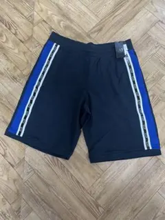 【新品 未使用】EMPORIO ARMANI EA7 ネイビーハーフパンツのサムネイル