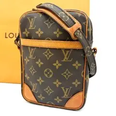 Item thumbnail for item a3471f30-cbad-4ccf-a4f5-e8431d2fd697