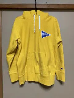 ③Champion パーカー 《送料込み》