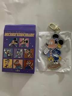 ディズニーストア シークレットキーチェーン ミッキーのサムネイル