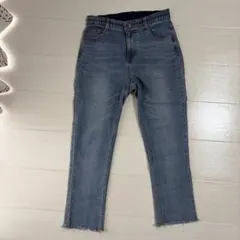 フリンジ裾 ライトブルーデニムパンツ