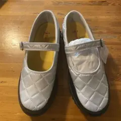 シルバー キルティング スニーカー
