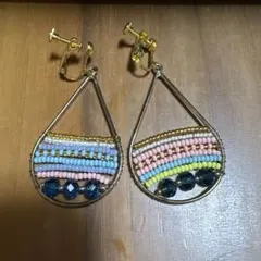 ビーズドロップ型イヤリング