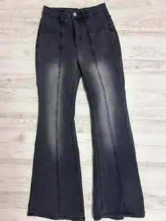 ブラックブーツカットデニムパンツ